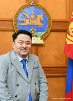 Жадамбаагийн Баясгалан